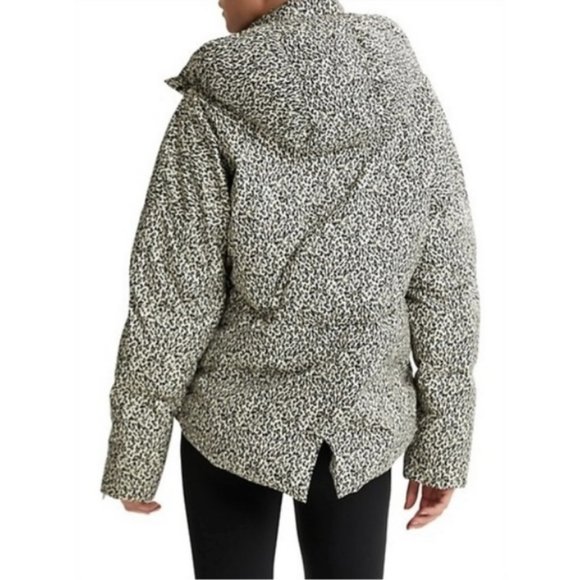 Varley Carmeline Puffer Jacket in Micro Leopard Print - Picture 5 of 16